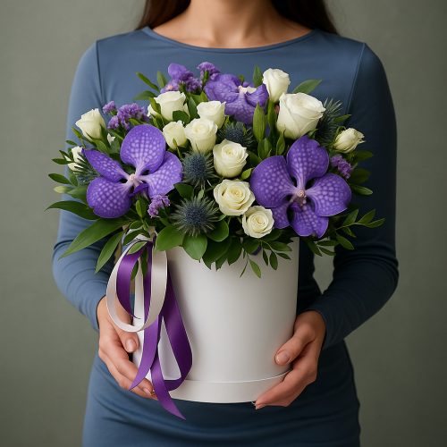 Цветы в коробке «Фиолетовое очарование»